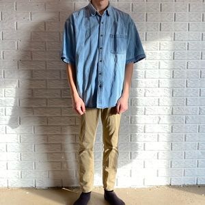 Awesome denim shirt great for fall and summer.